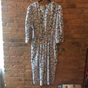 Beautiful vintage plus size 16 floral dress 👗🌷